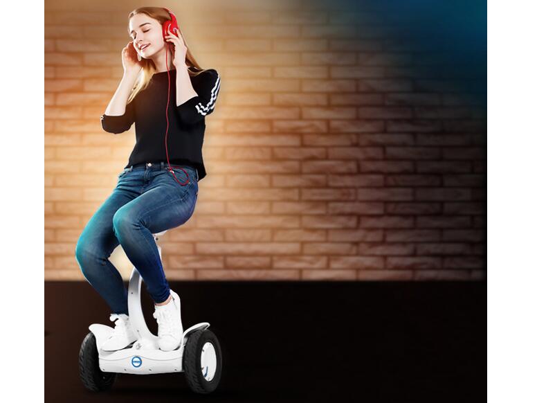 Airwheel S8 sitting-posture electric scooter, as a new product of Airwheel, impresses users with the cute externality and dual ride modes. 