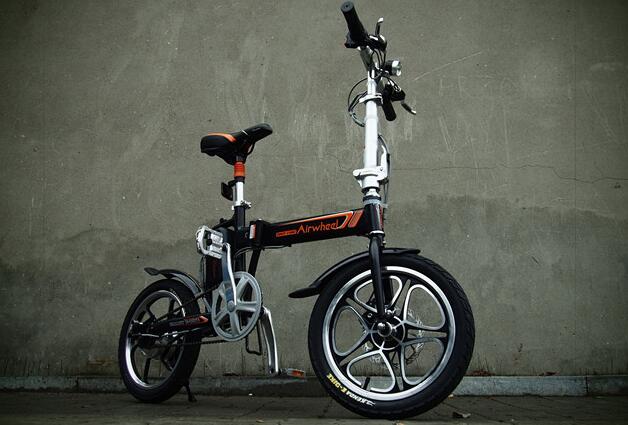 Airwheel R5 electric moped bike